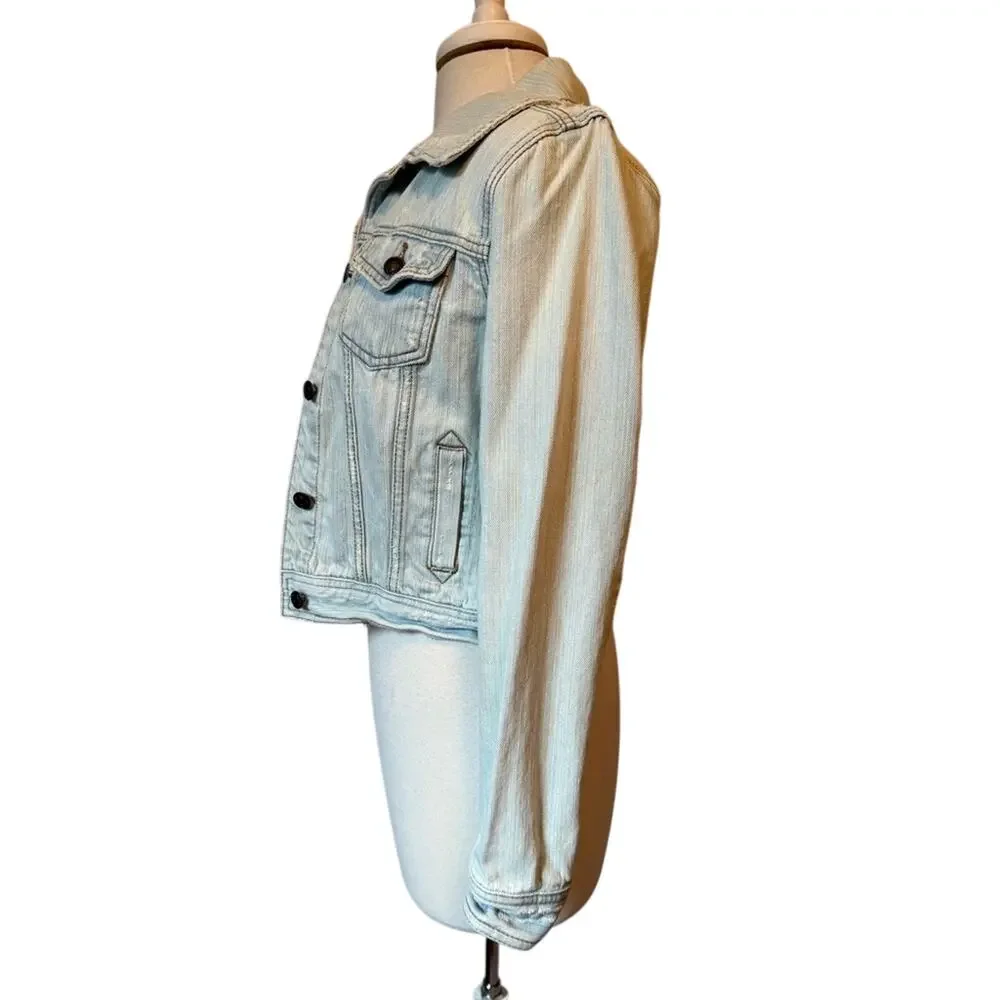 FOREVER 21 Sm Boho Distressed Light Wash Blue Cropped Denim Y2K‎ Festival Jacket